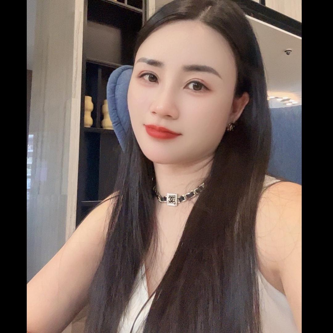 英子