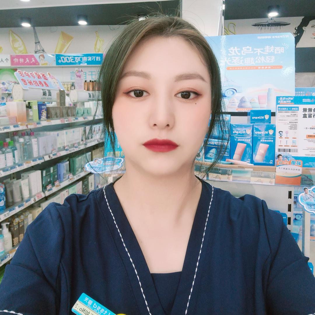 蓝天潮品 1029車子店范玉如