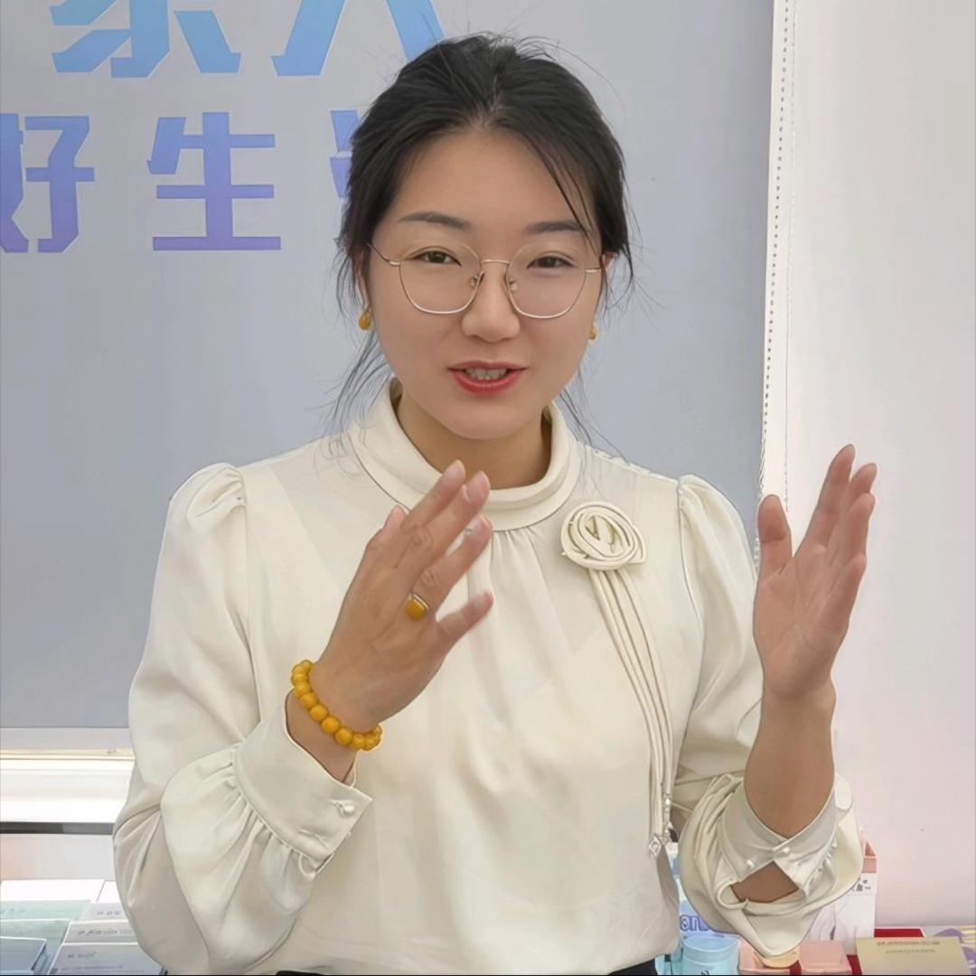 ༀ丽丽一家人