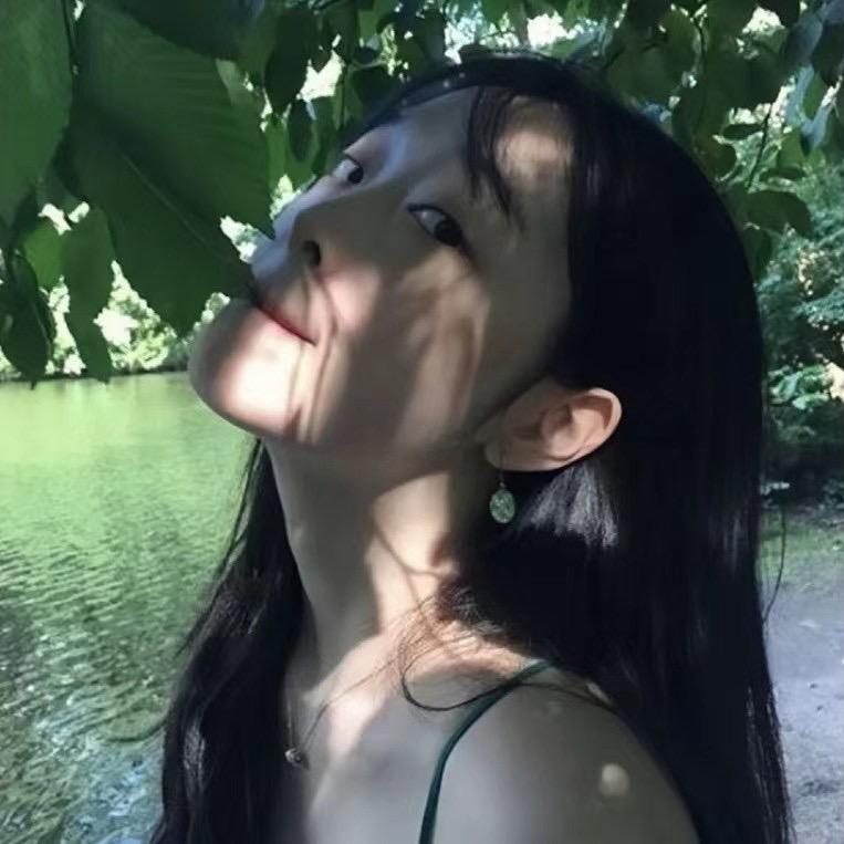 扮乖.