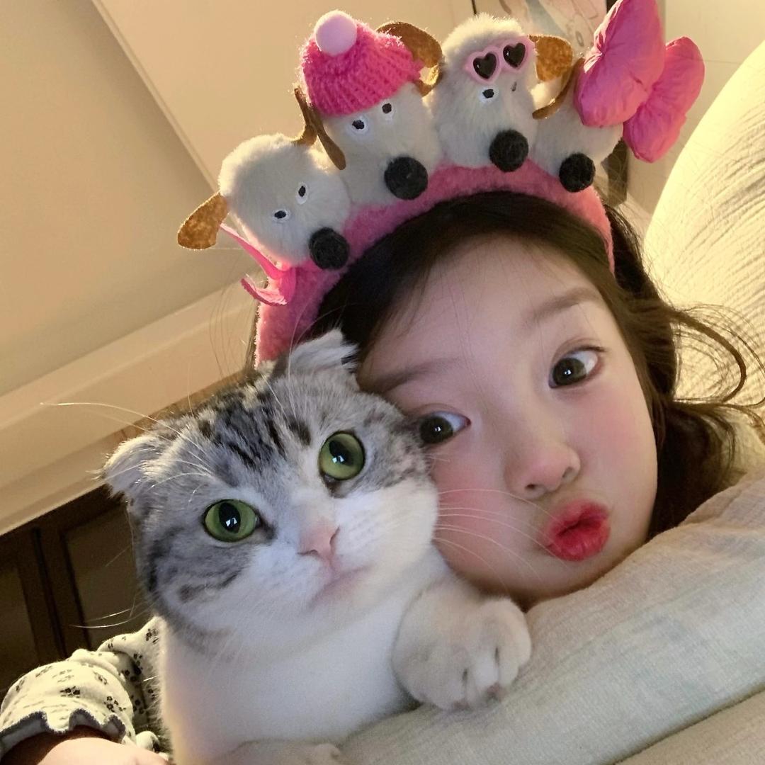 欣欣子.