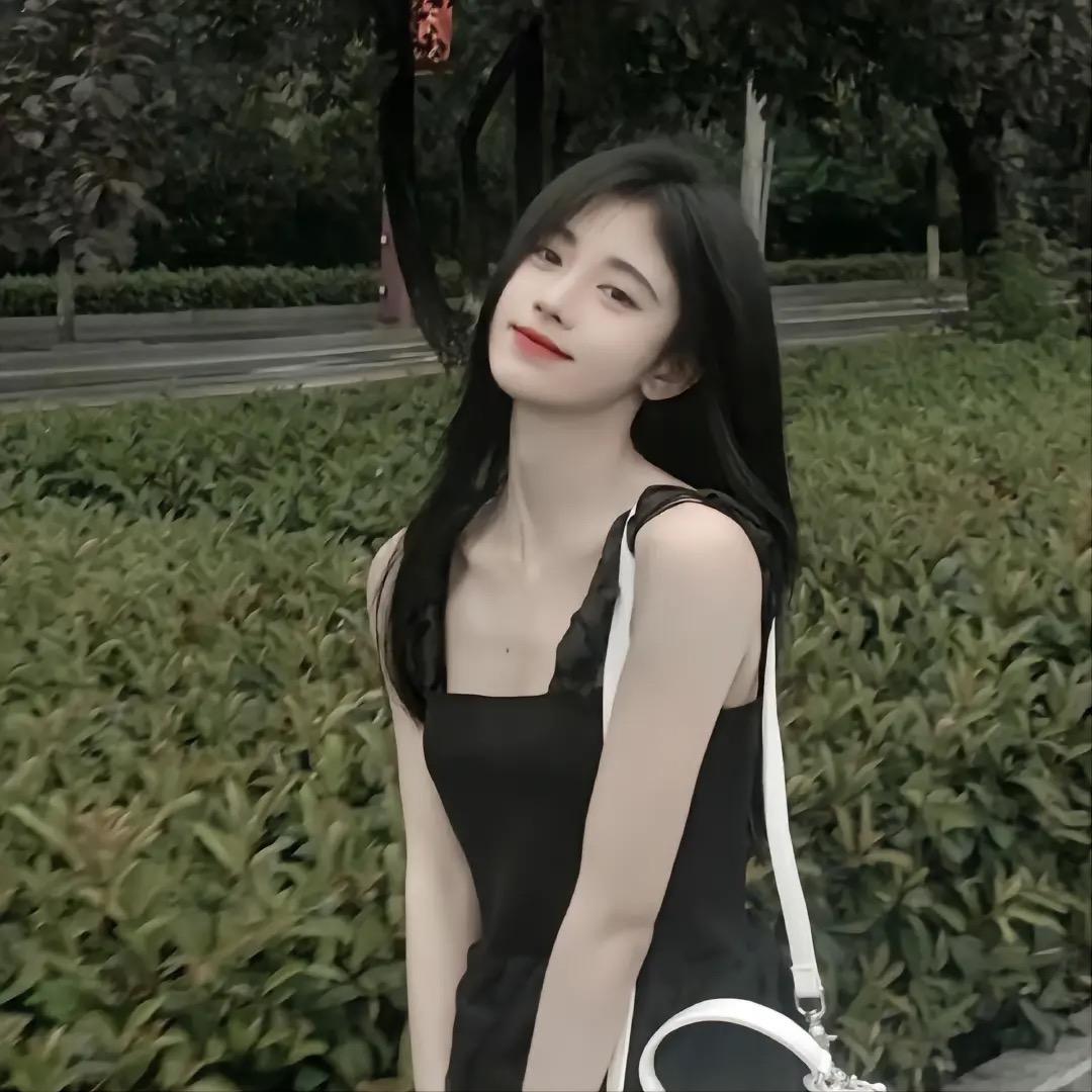 时尚潮流牛仔裤店铺