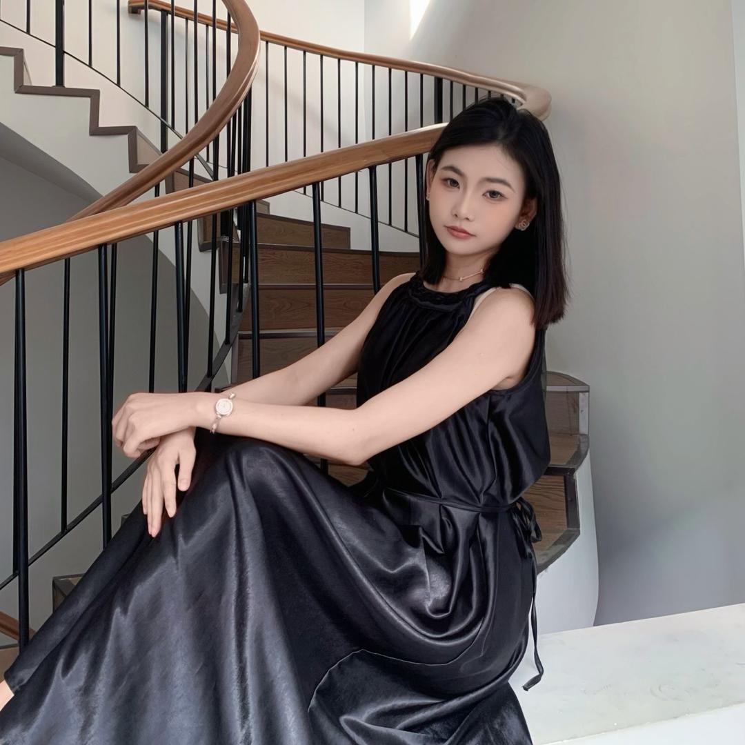 笑笑（开工啦）二奢女表