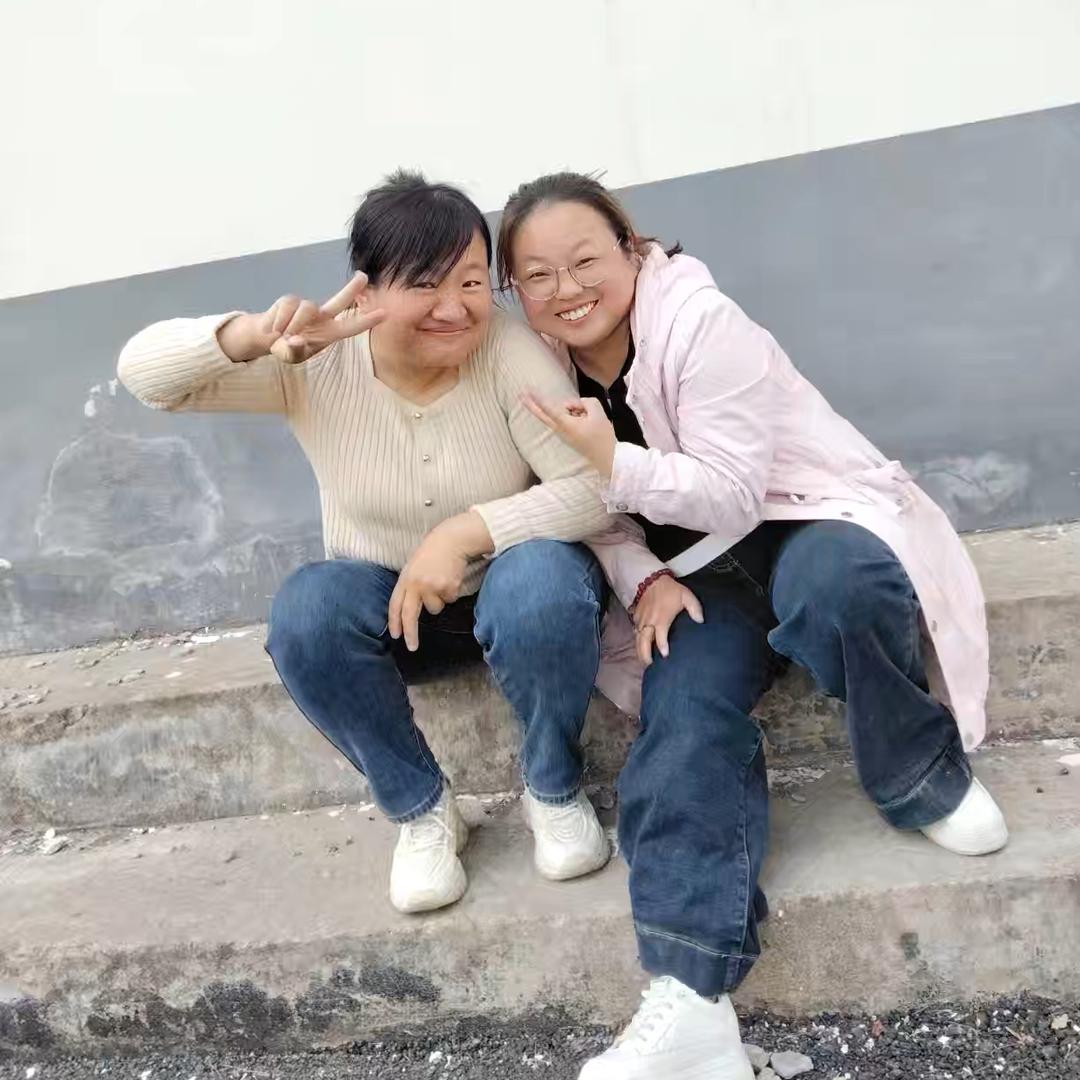摸鱼姐妹