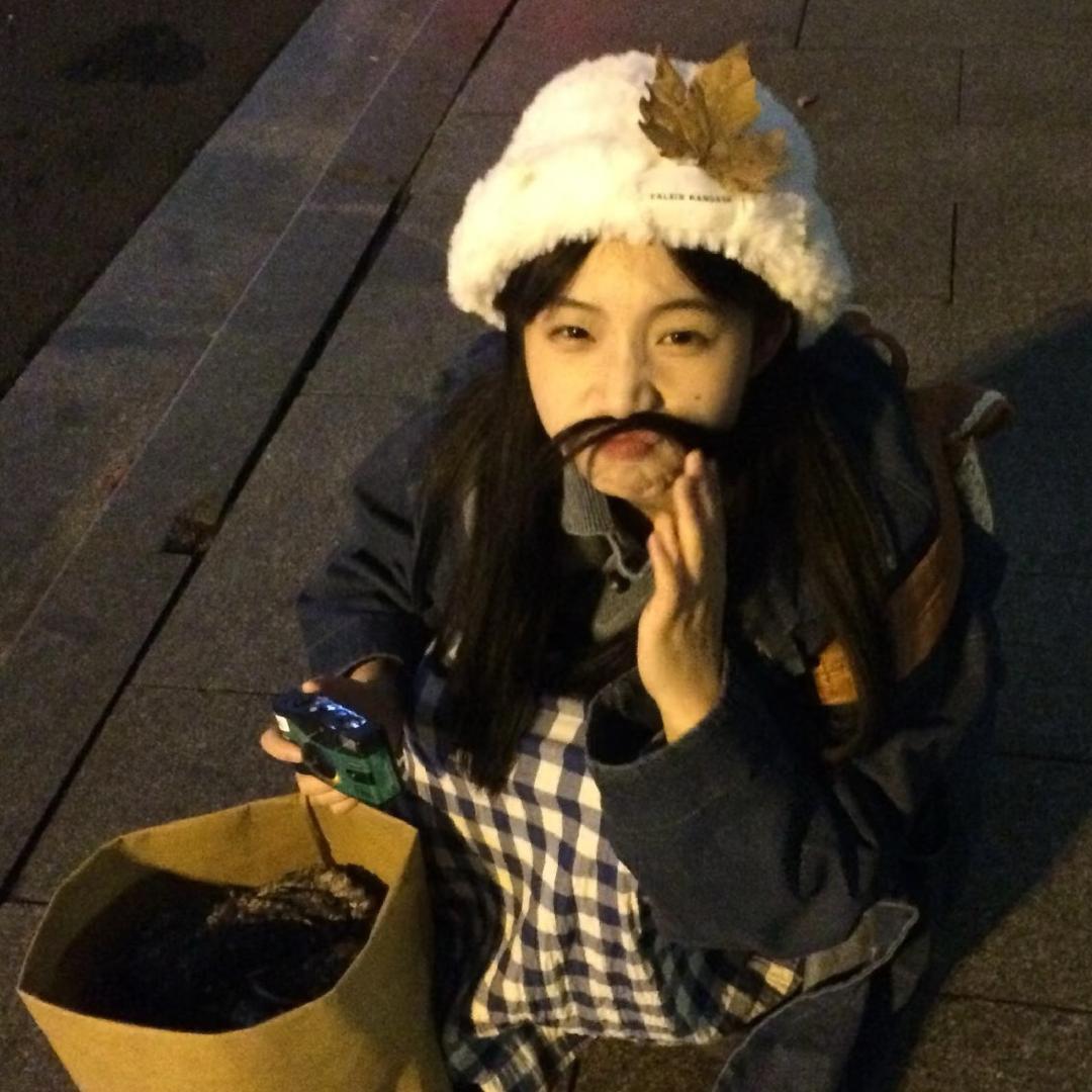 小螃蟹贼能爬