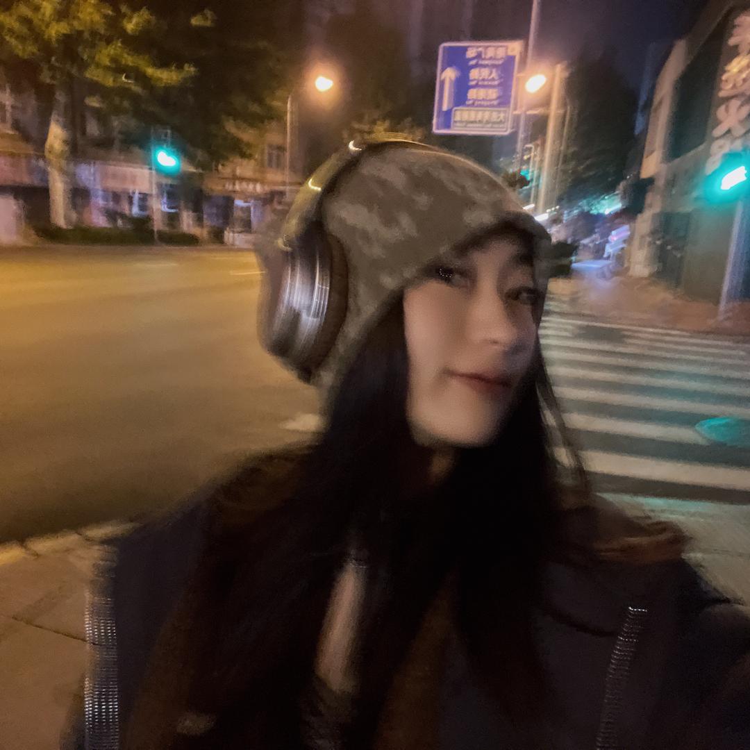 锅盖雯雯