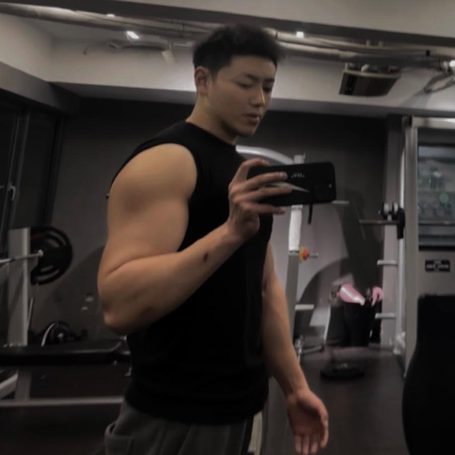 靓仔闻🥊