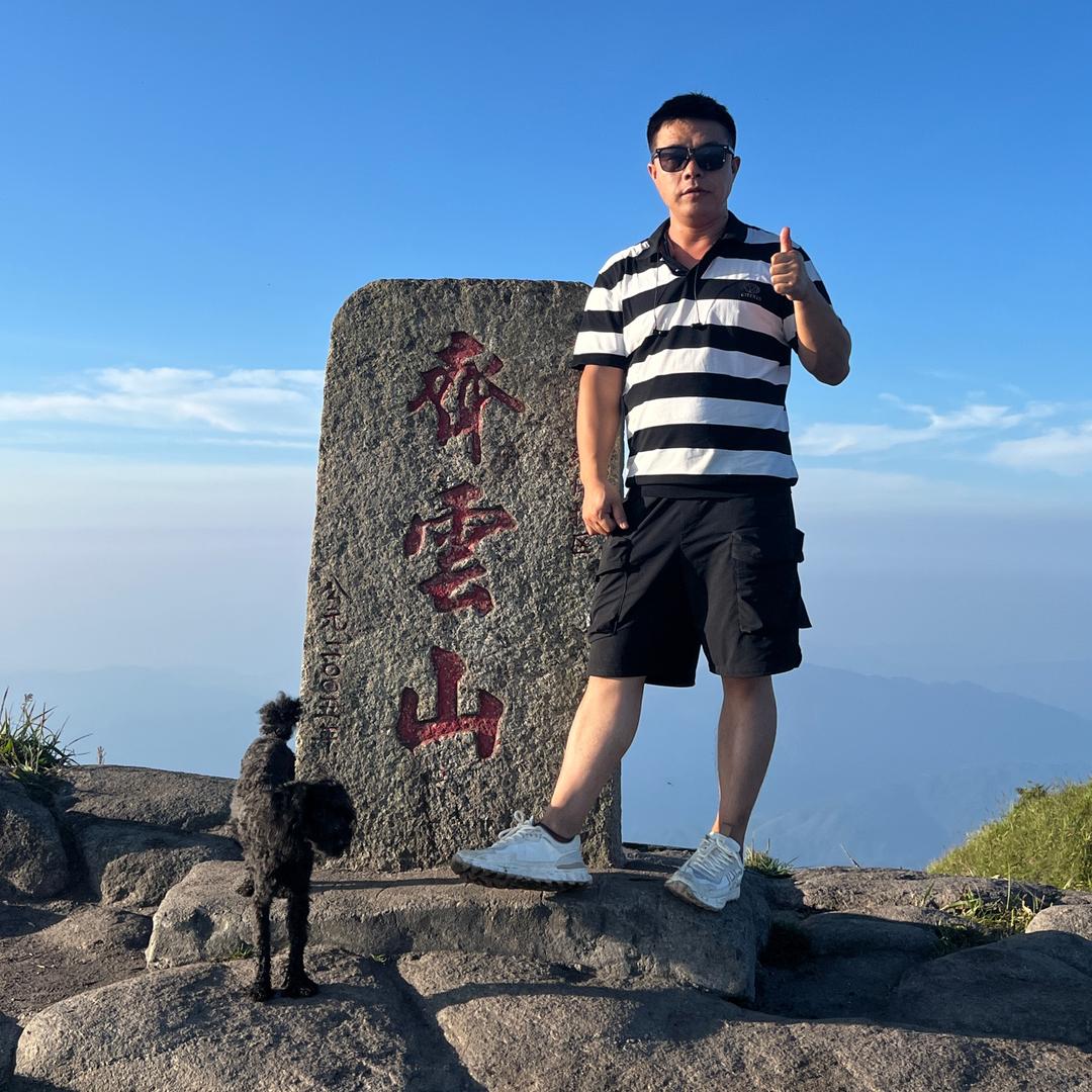 三一挖挖小黄呀