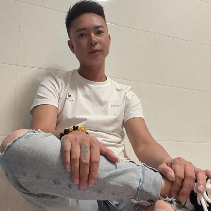 @（蒋师傅）；专业承接外墙仿石漆，蜘蛛人