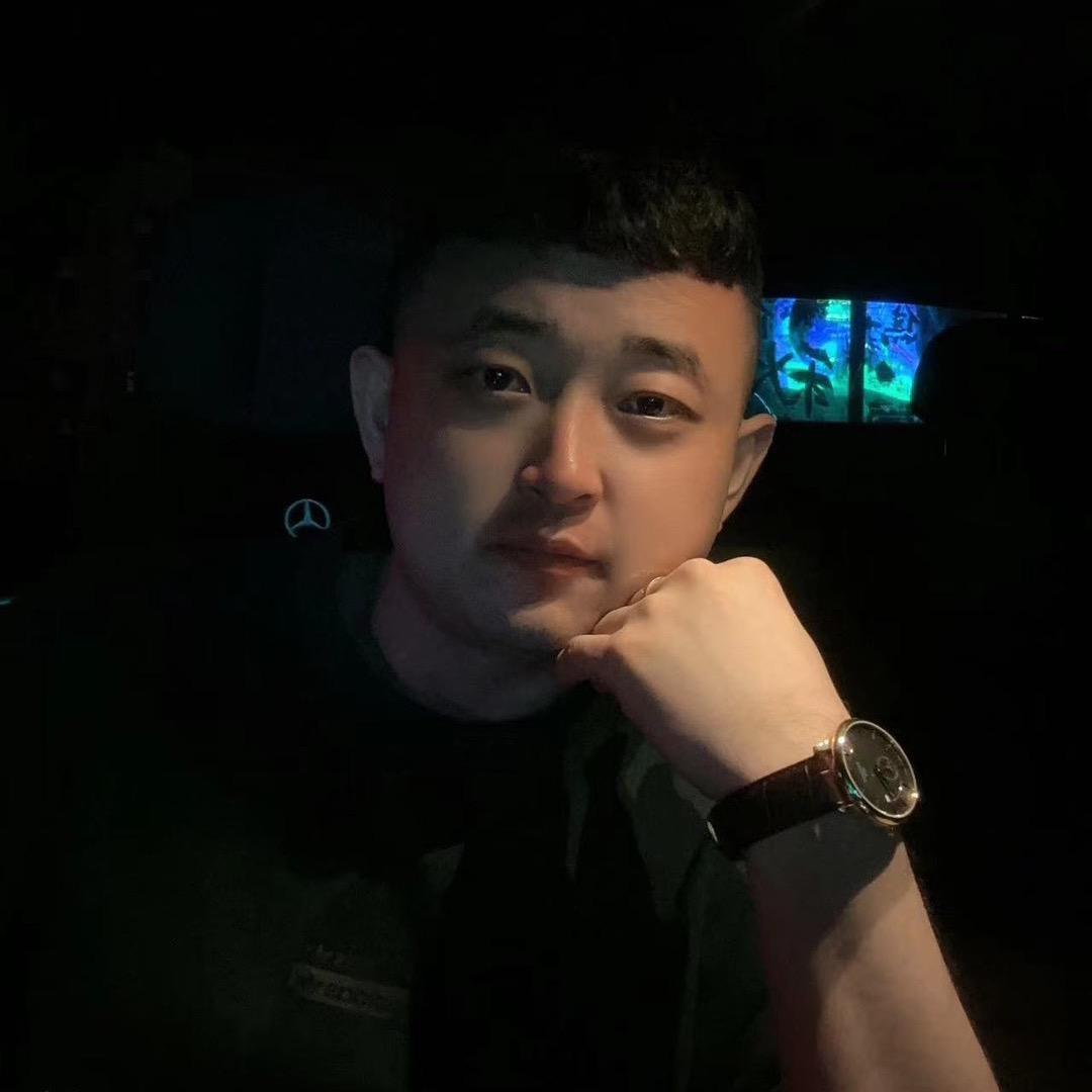 堃堃就爱吃香菜。