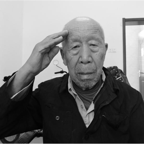 向抗战英雄致敬