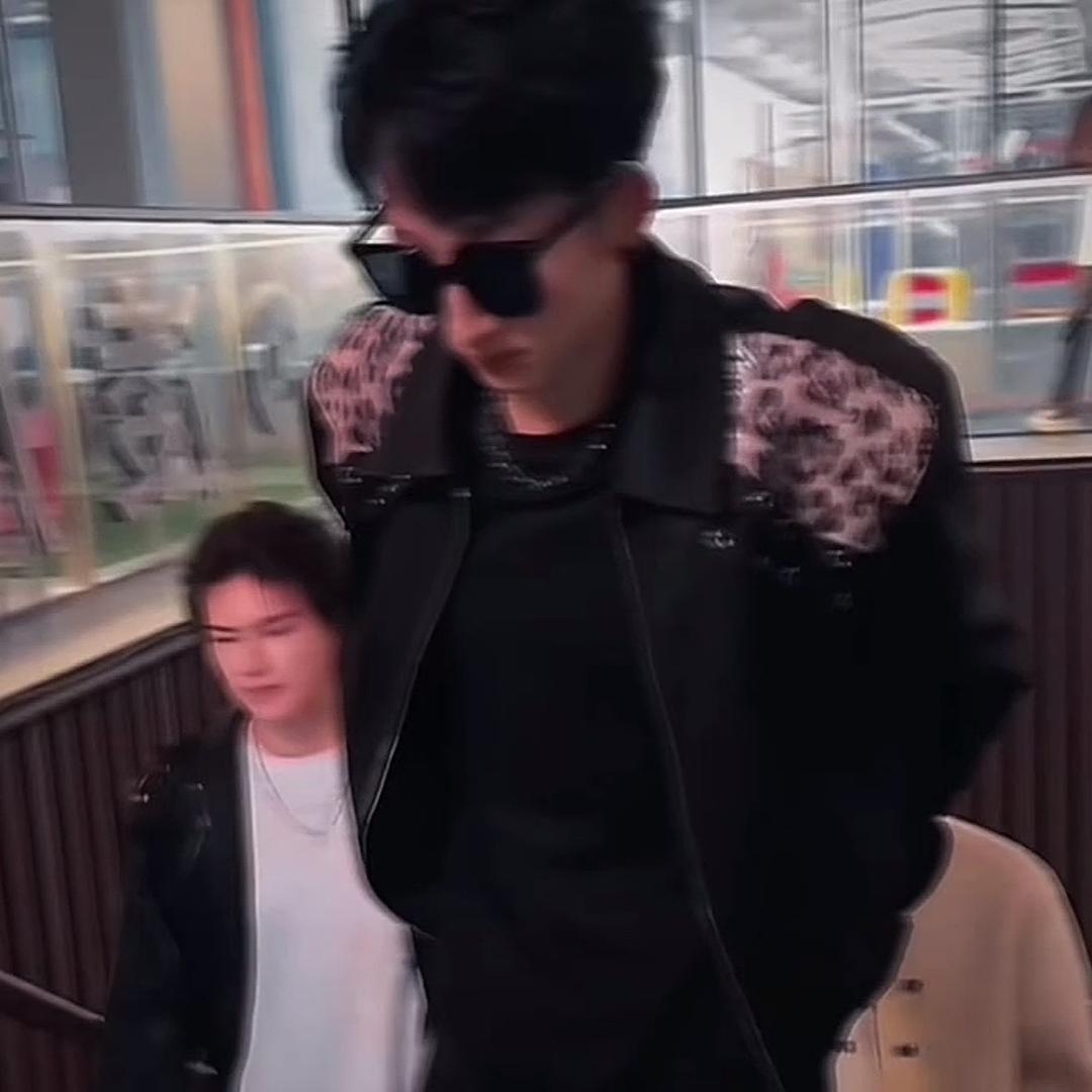 岸🖤