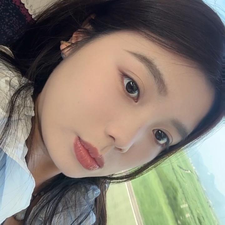 女亚
