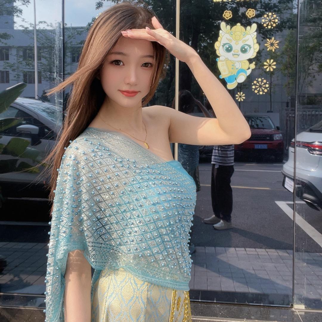 丫丫（接直播）