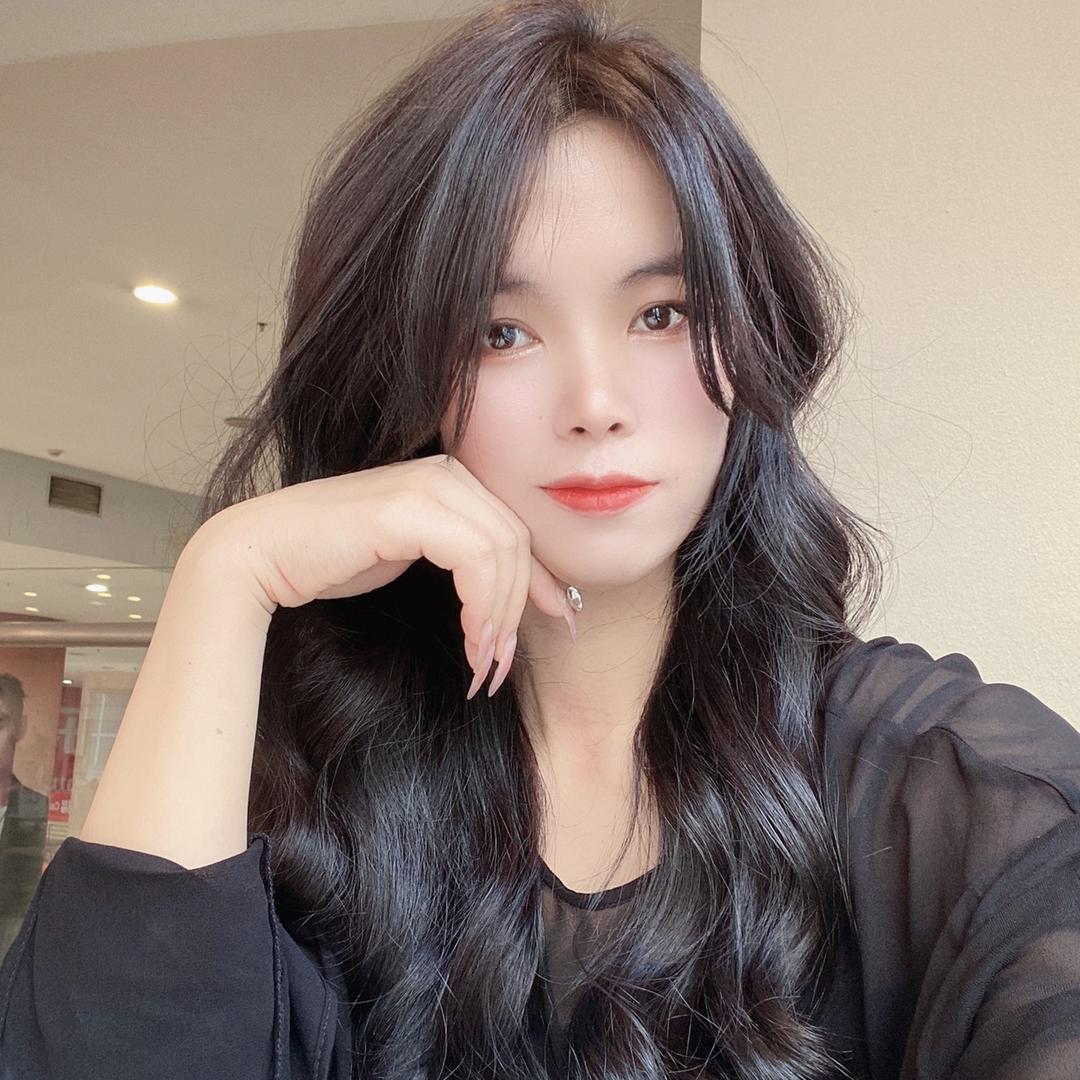 L . 玲