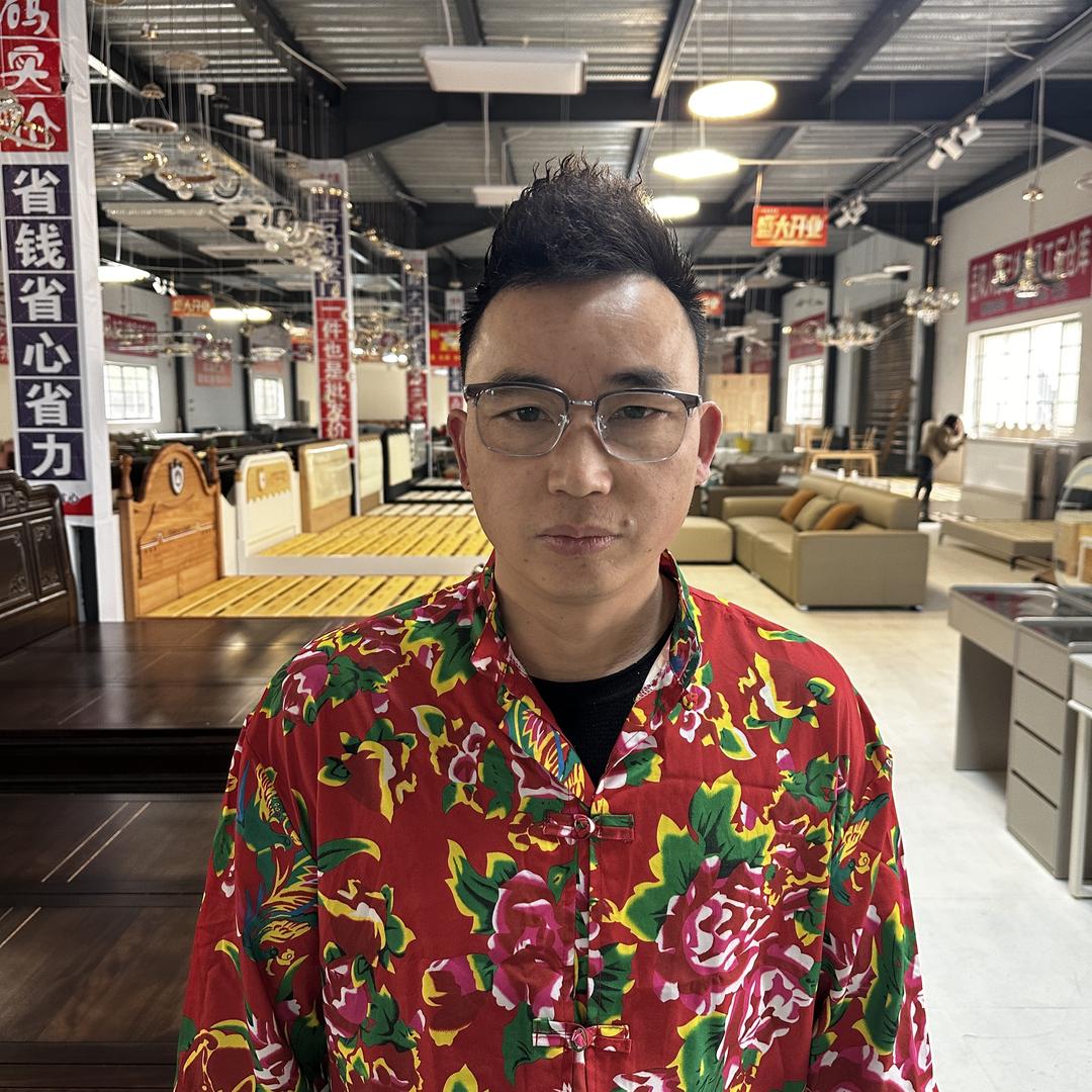 岳阳一家家居灯具仓储