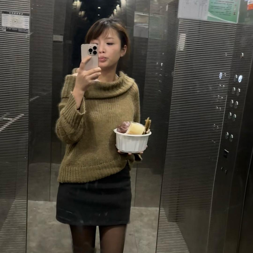 蕾蕾发颠了