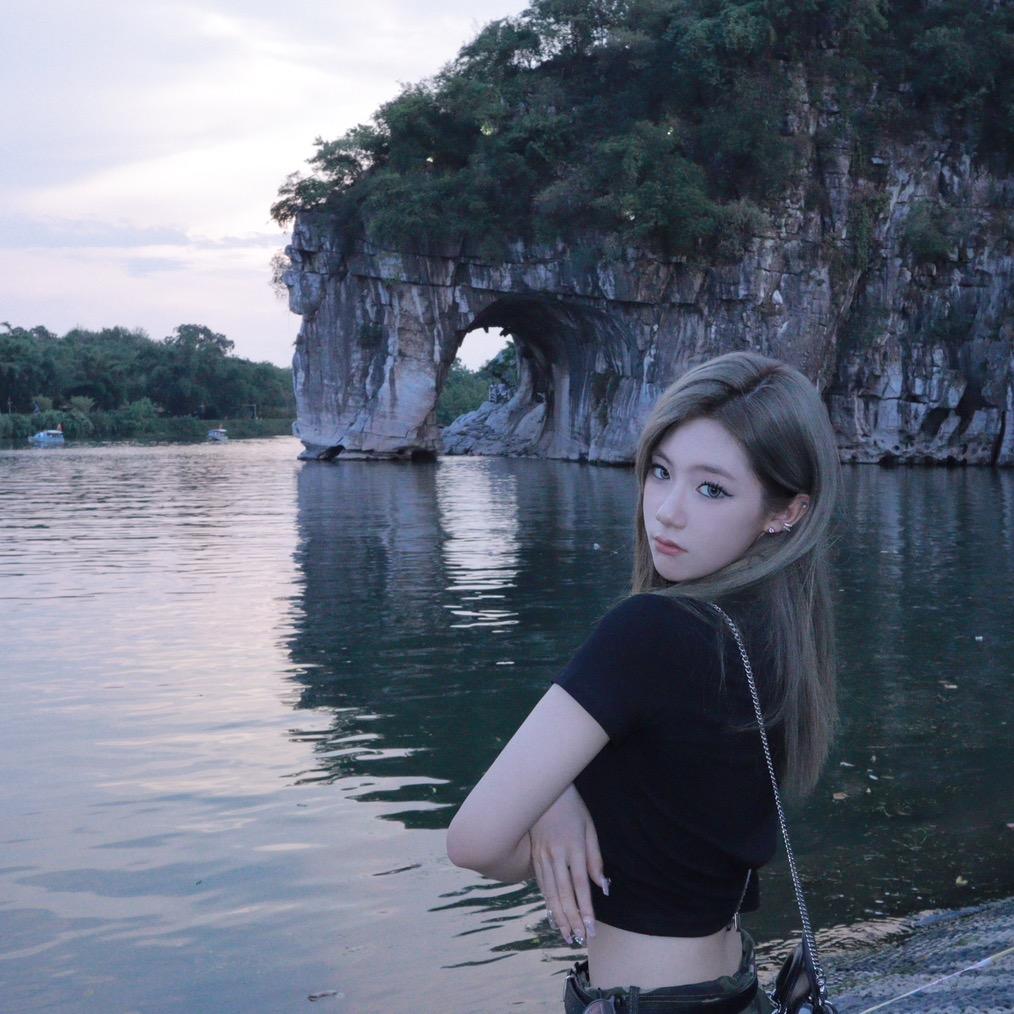 黑美人七七
