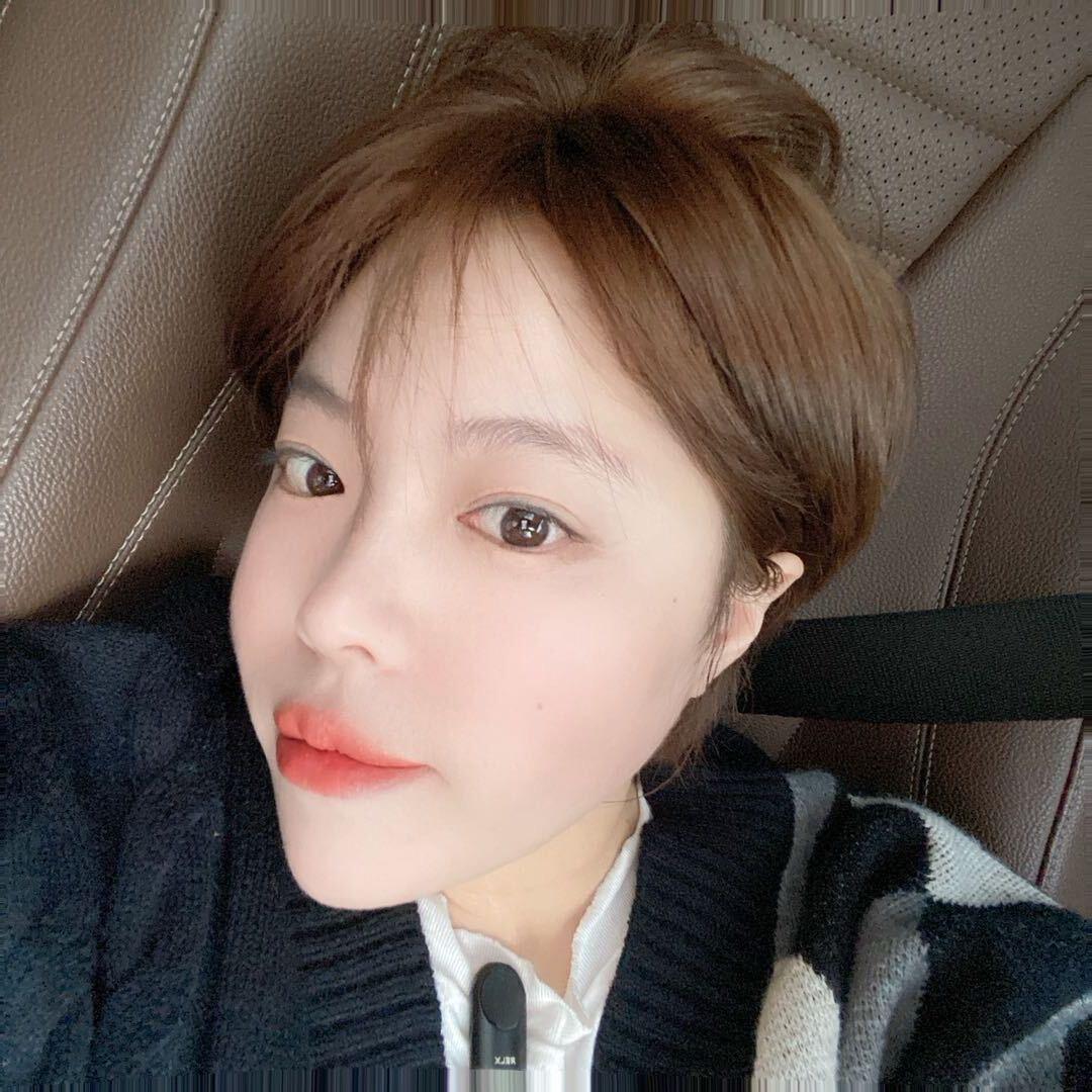 两耳不闻窗外事.