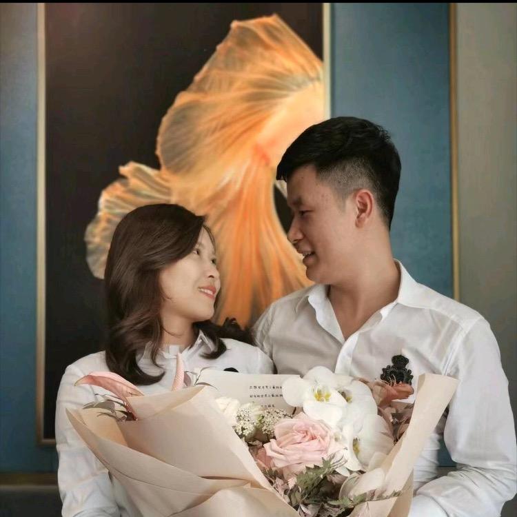 萱妈一家人12月11号，新公司乔迁大场