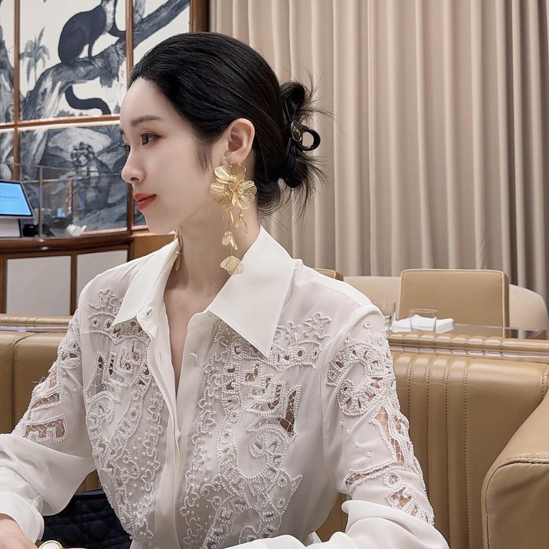 嫚渡轻奢女装旗舰店