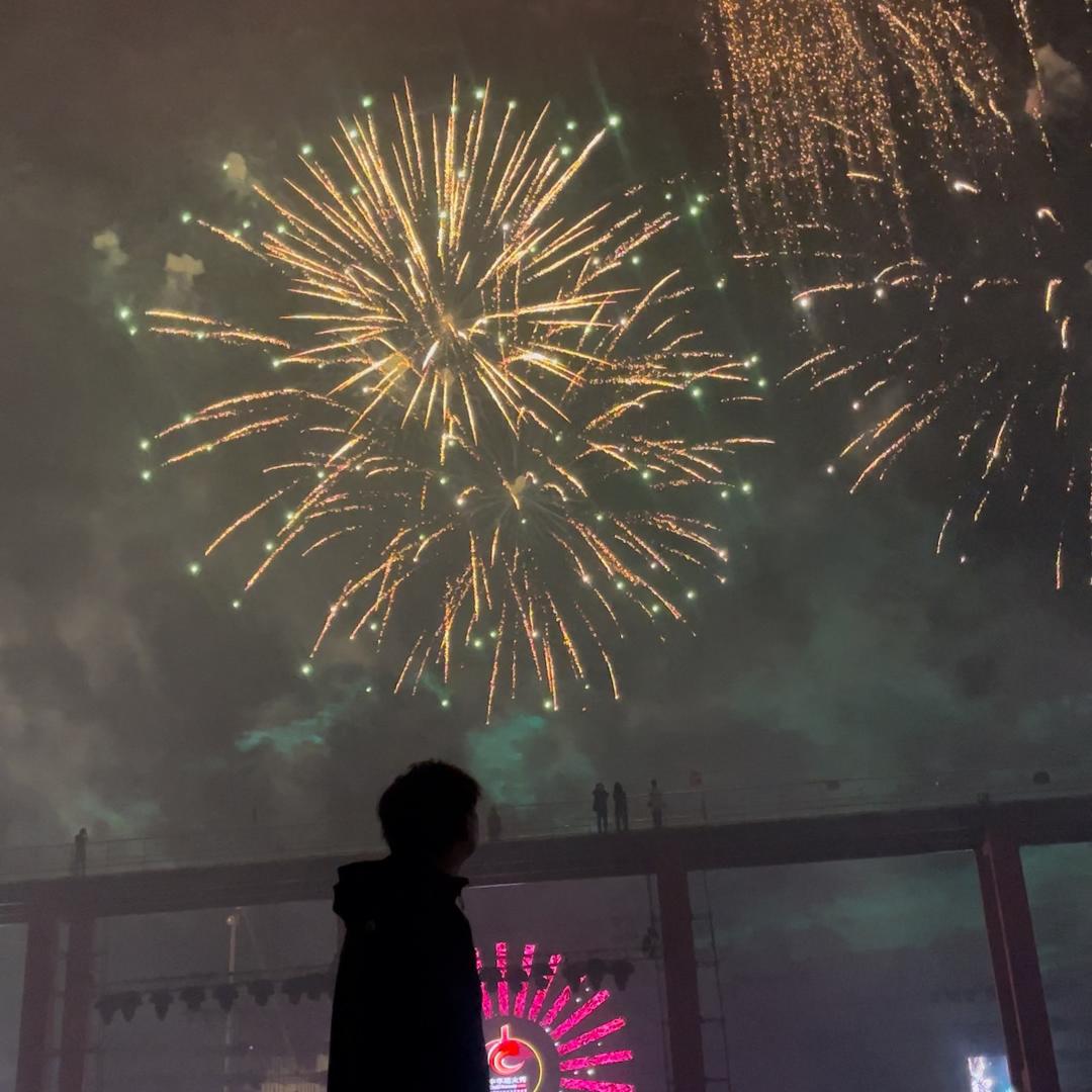 建昌烟花小二