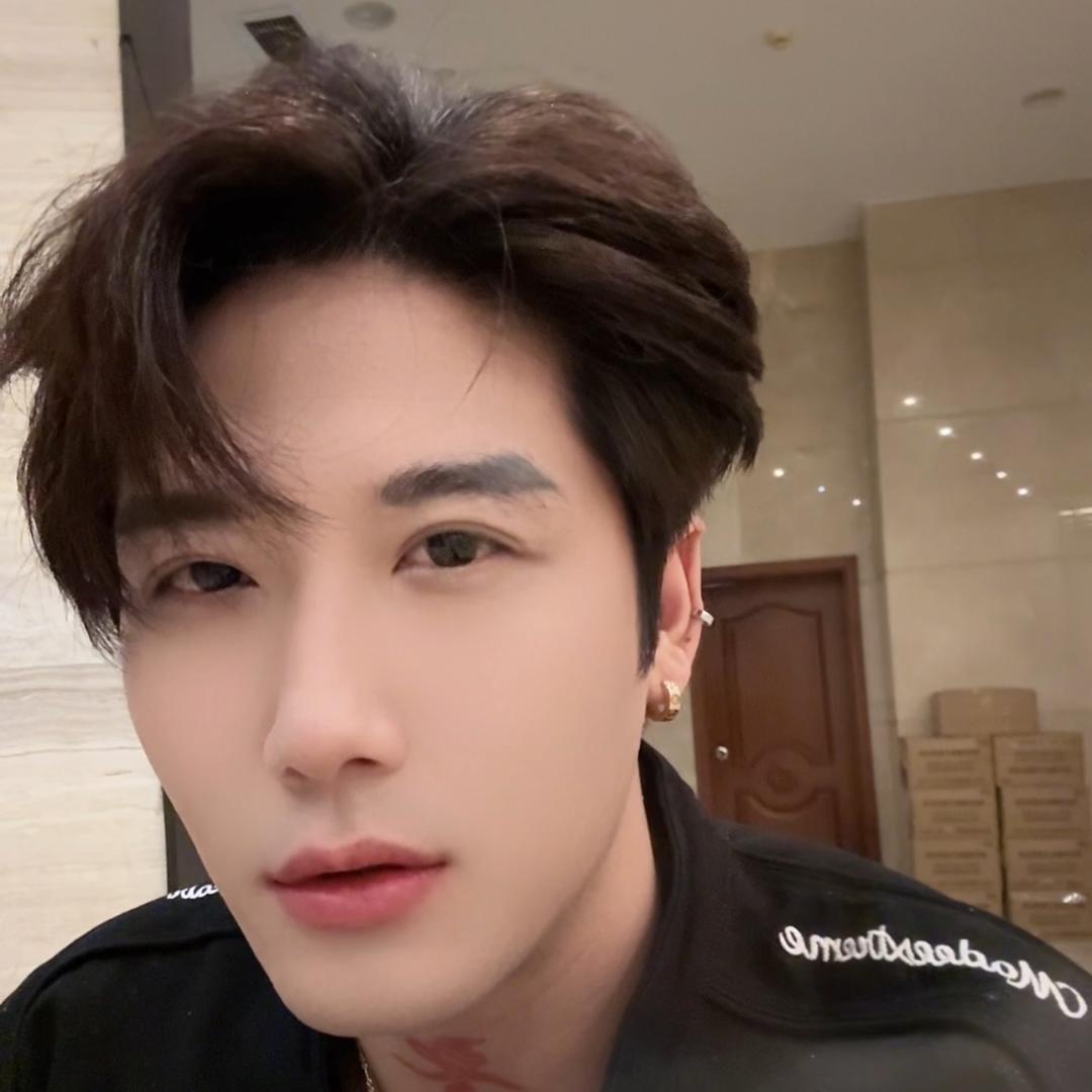 当不了男网红″