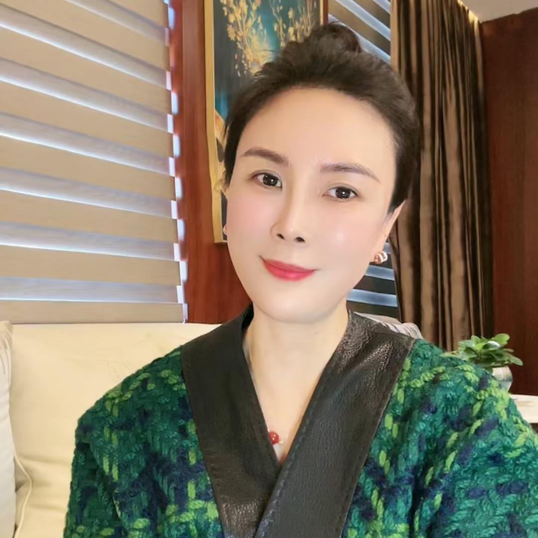 一诺总裁华姐（6:50@一诺华姐号开）