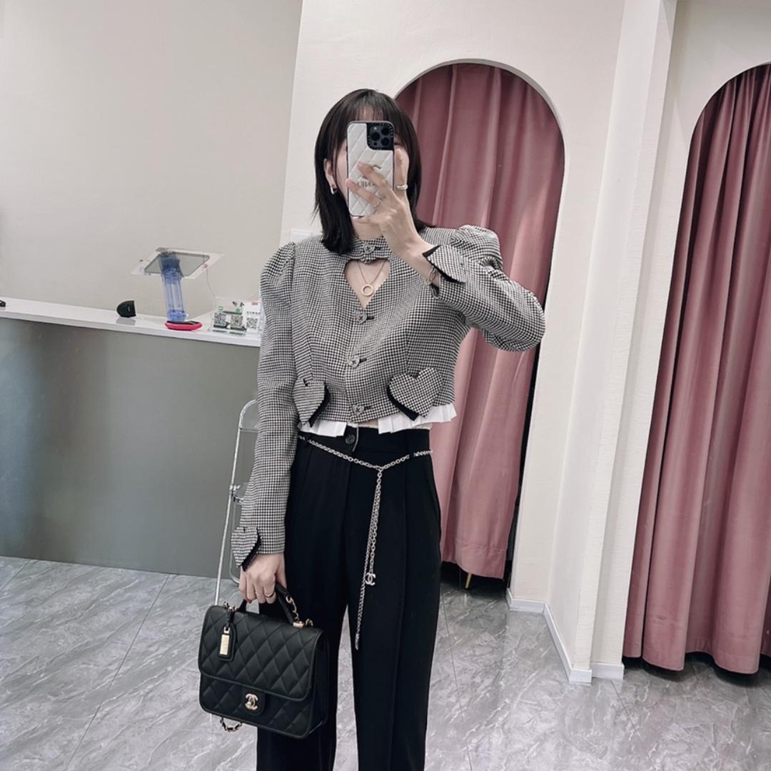 安吉唯伊服装店