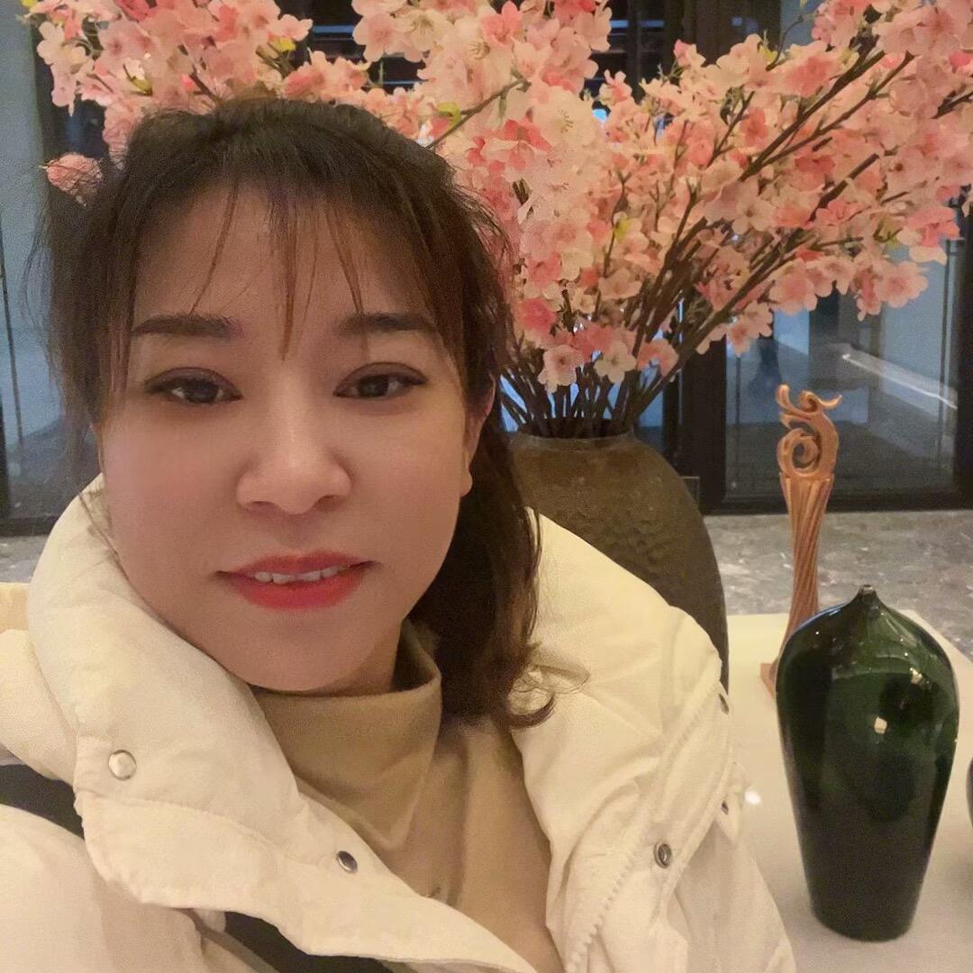 吴慧-红安万达华为店开业筹备中