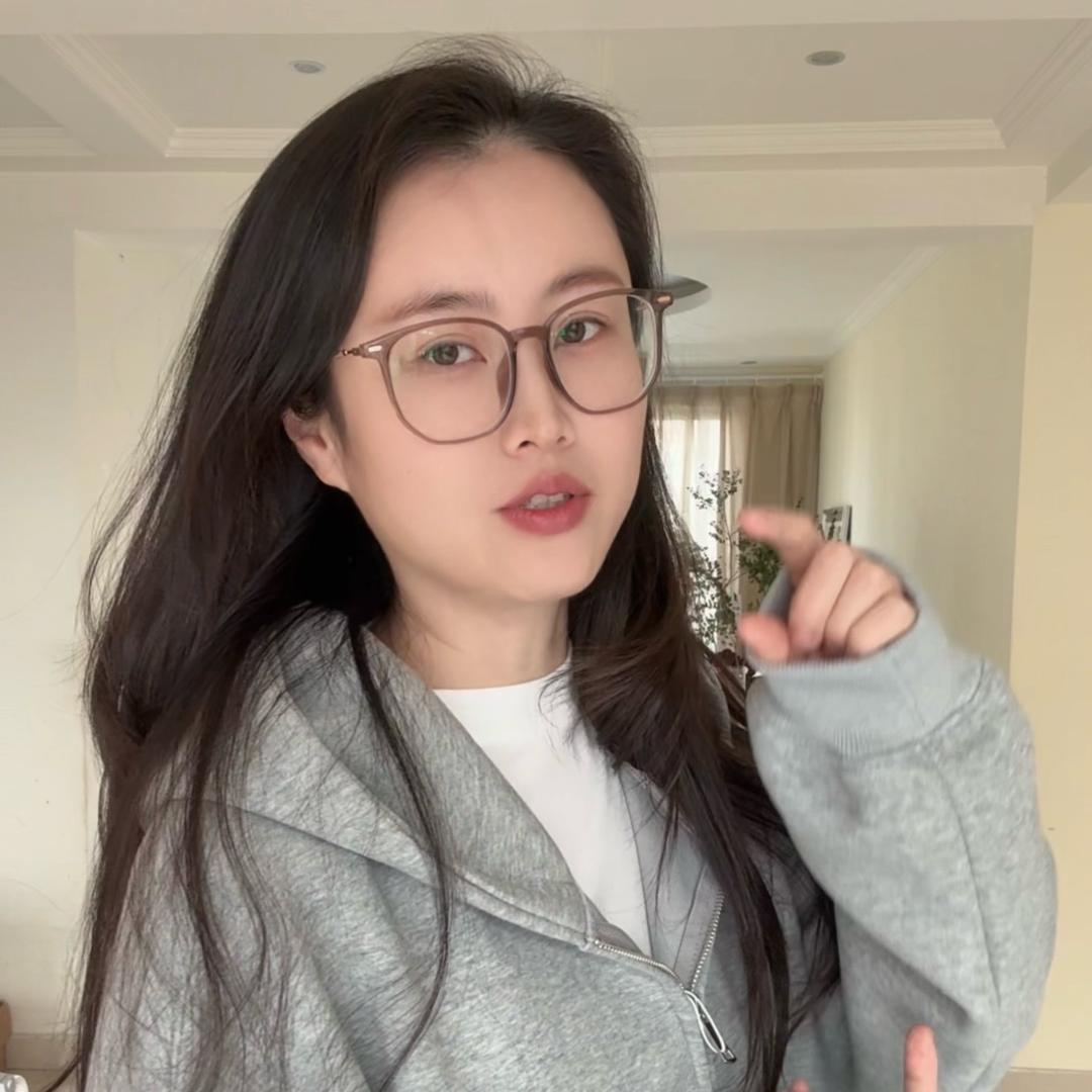 杨女士（咿呀咿呀）