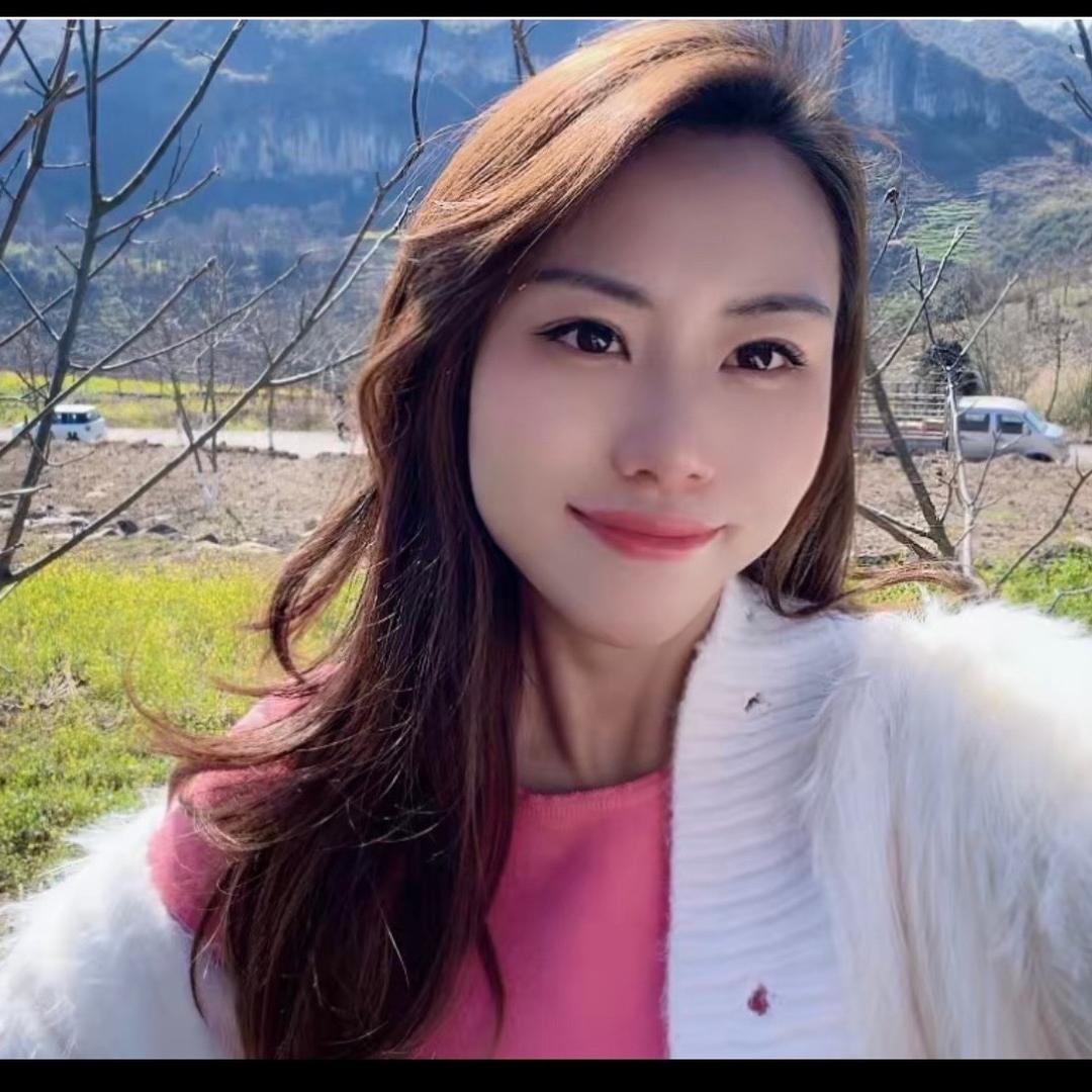 阿妹在路上