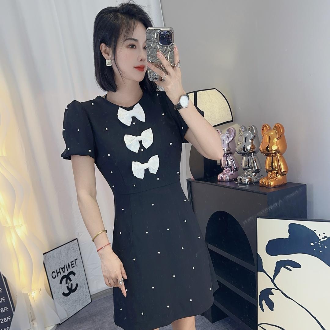 梅子～赫本服饰