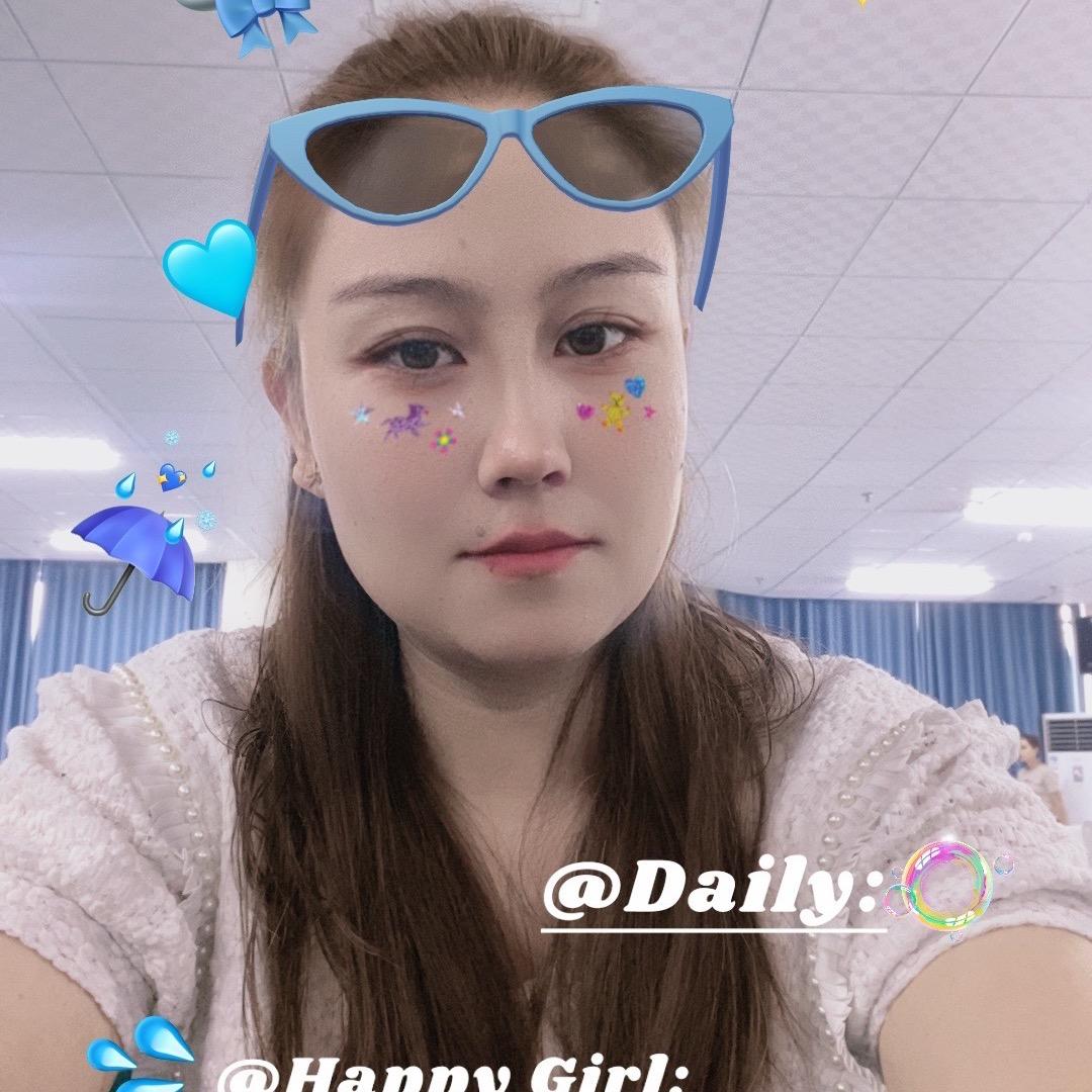 穆*依