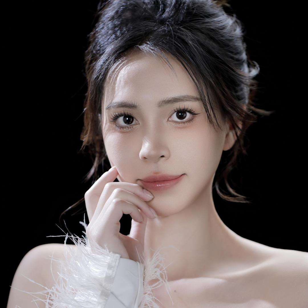 周敏敏穿搭