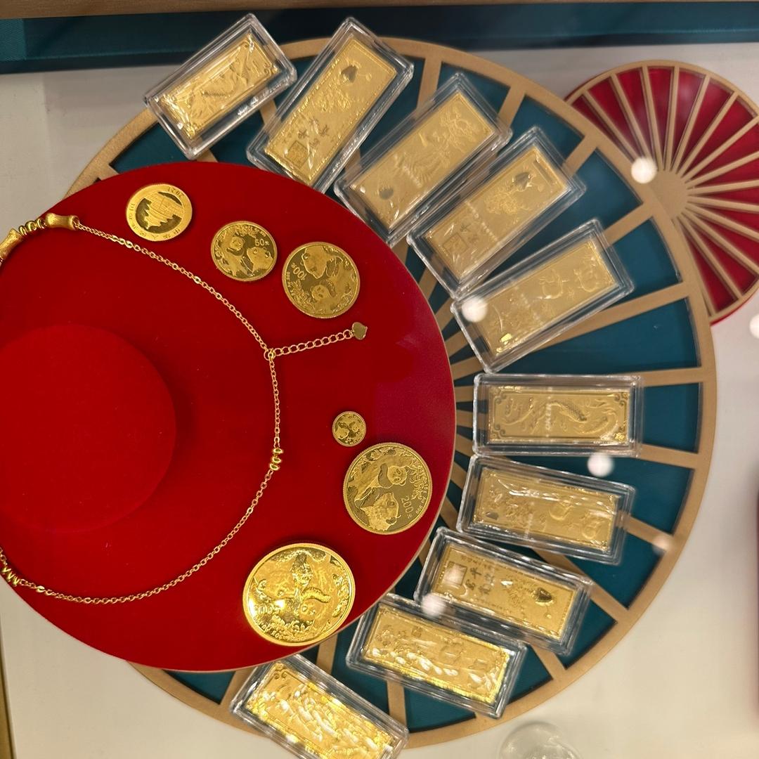 笑笑哈哈搬金砖