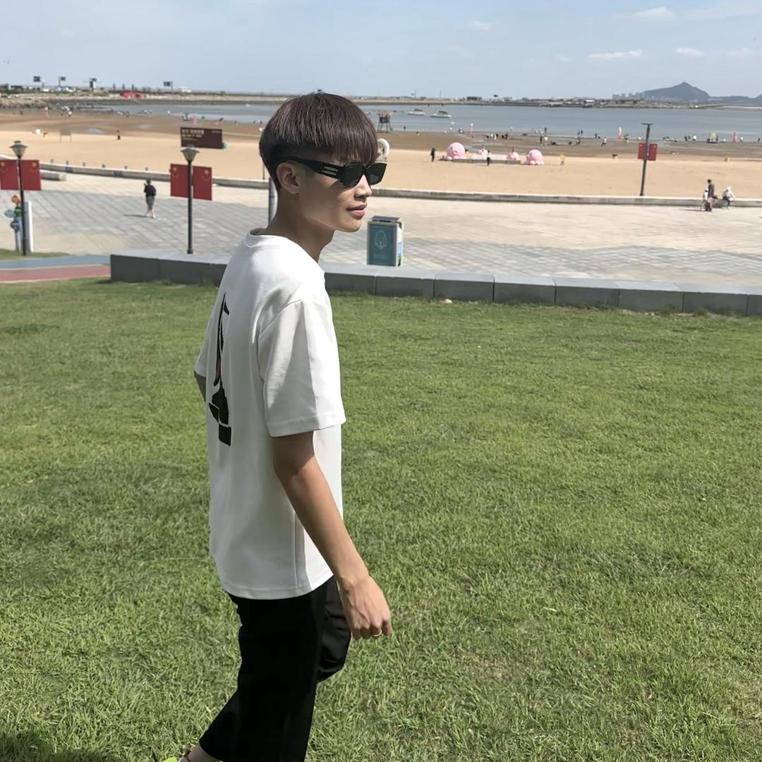 云ᅠᅠᅠᅠᅠᅠᅠ