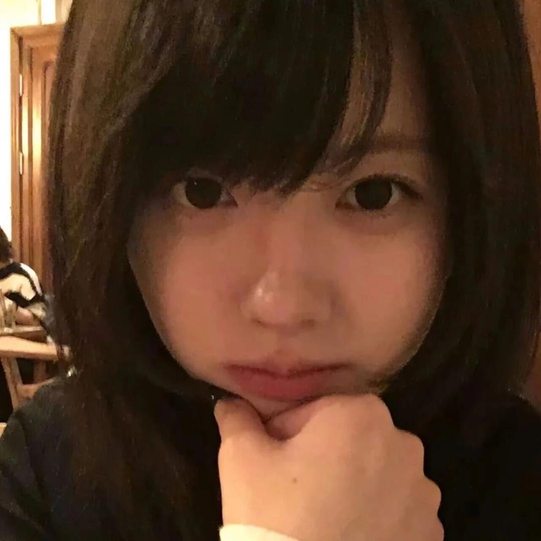 装忧郁被肘击