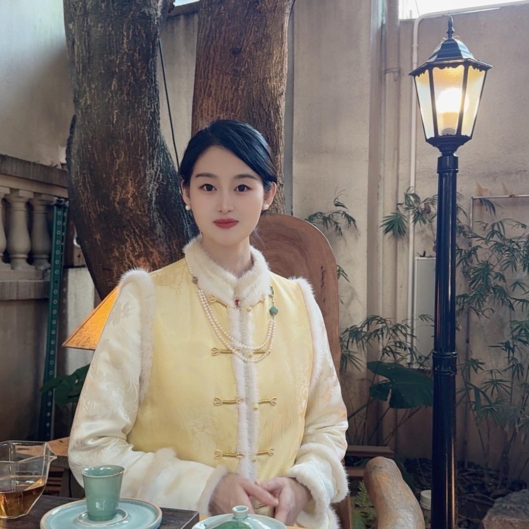 书含时尚国风女装