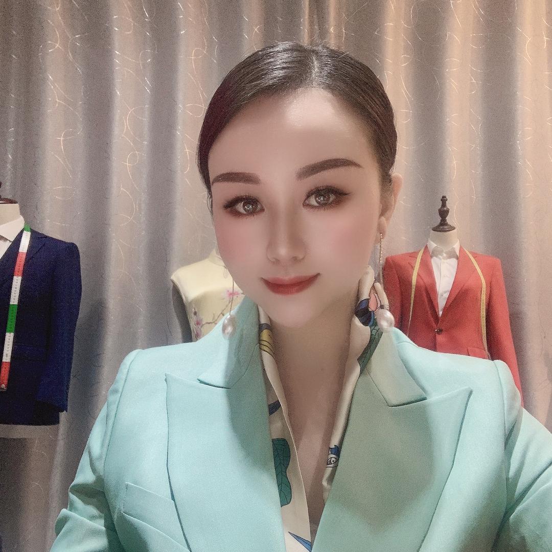 婀娜多姿的娜总
