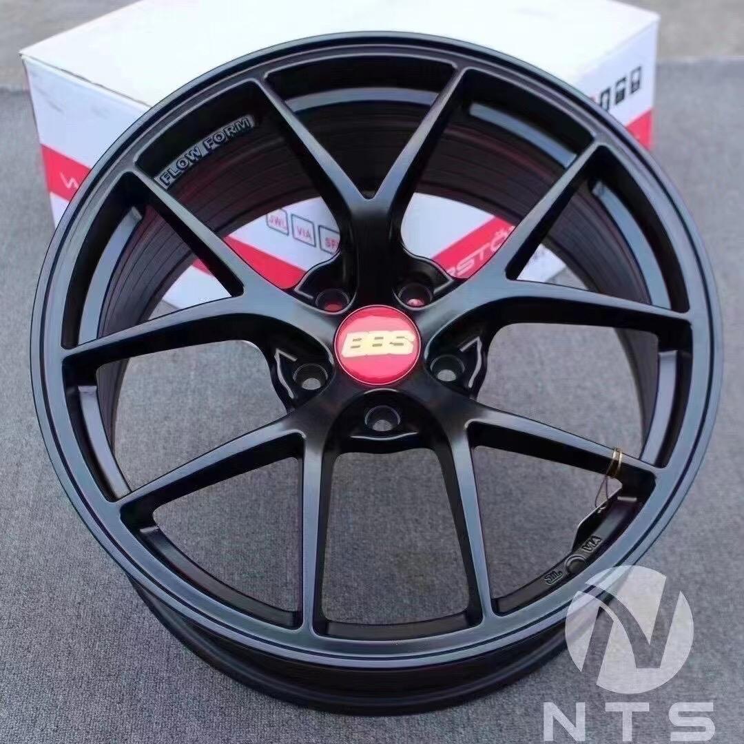 轮恒轮毂轮胎销售店