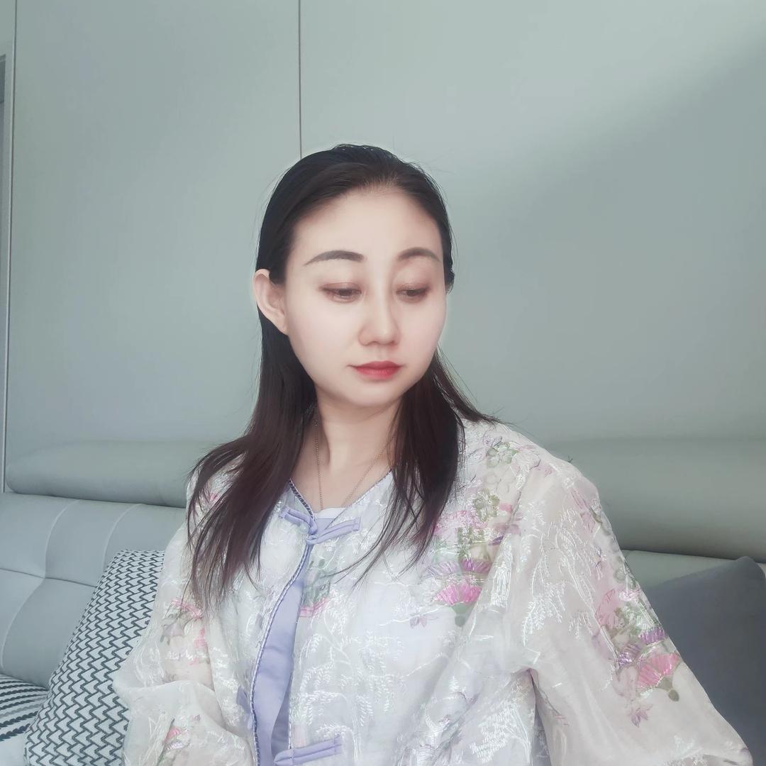 芳芳（首播晚上19：20）