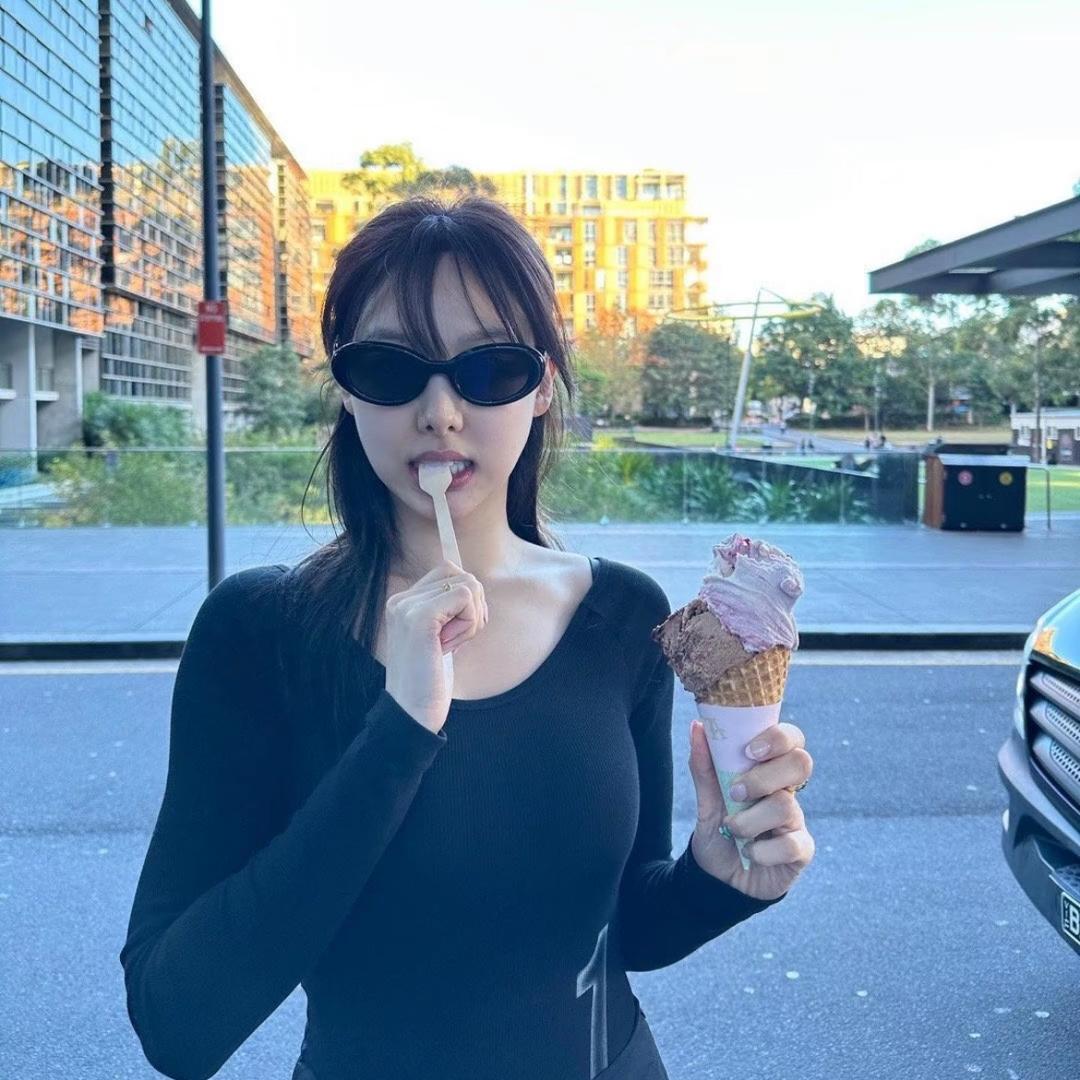 ZhangJh ⋆