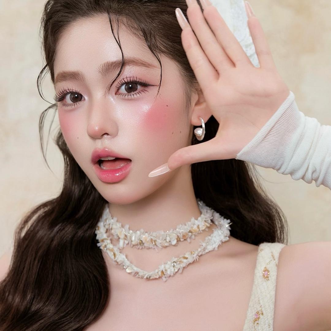Domi美妆造型·梦梦