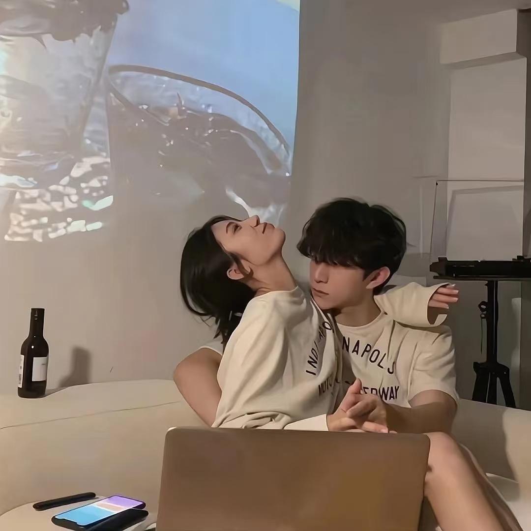 摸辞煜小脑袋