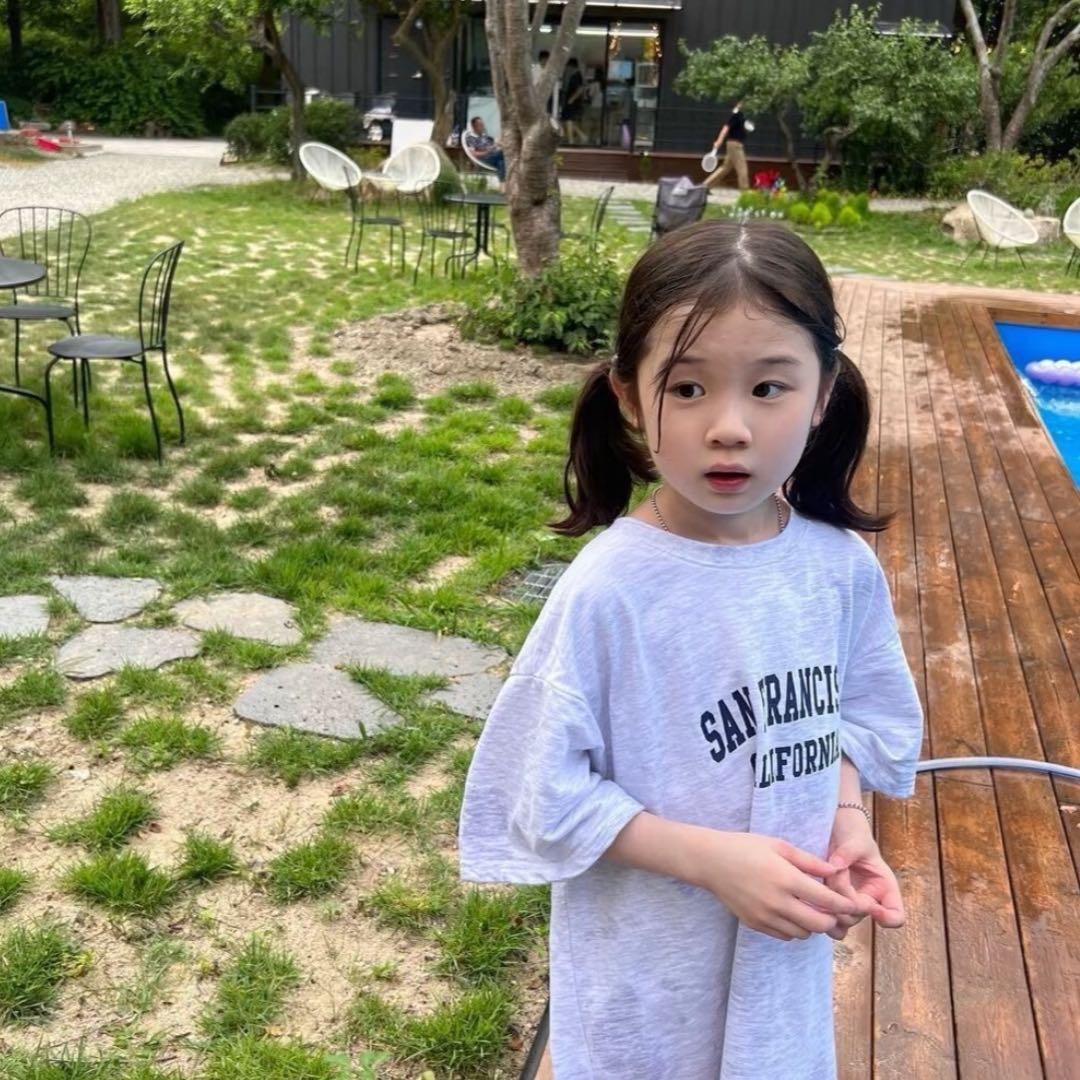 今天也爱趴着睡(^