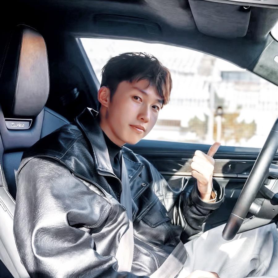 𝐏𝐨𝐫𝐬𝐜𝐡𝐞达芬祺