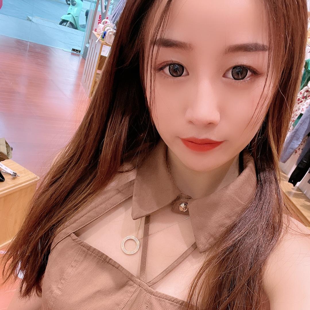 珠宝搭配师-李木子