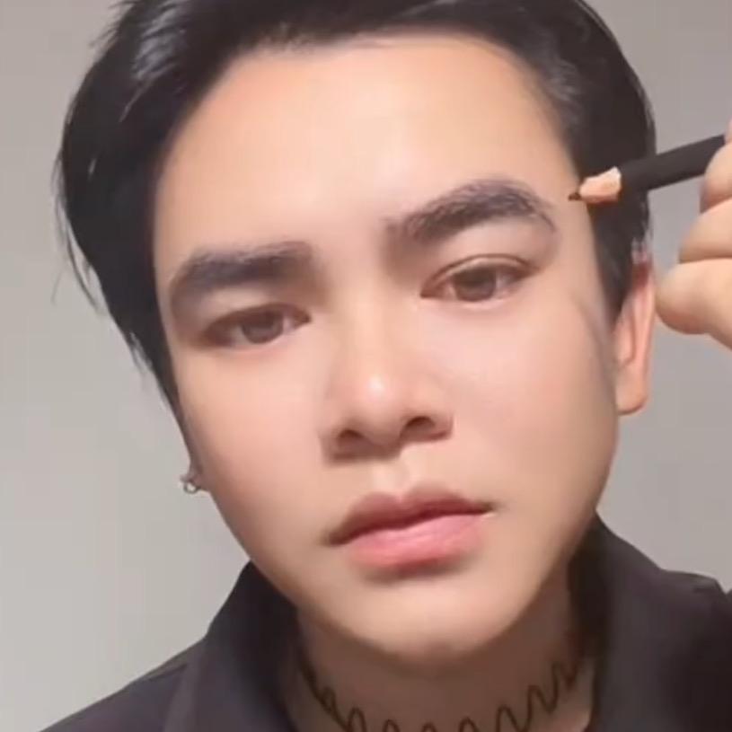 深情的小白