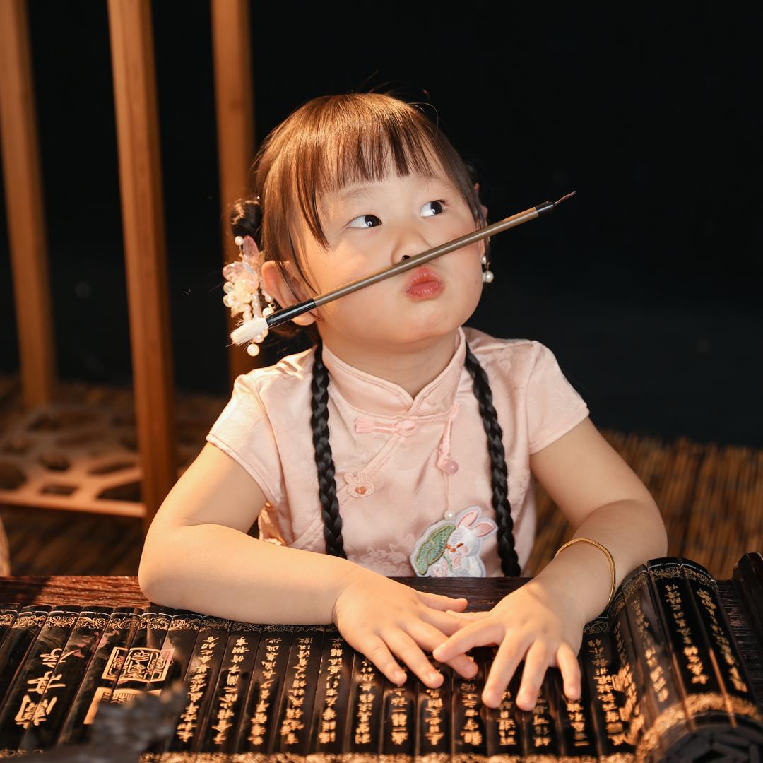 米朵儿的肚子圆滚滚～